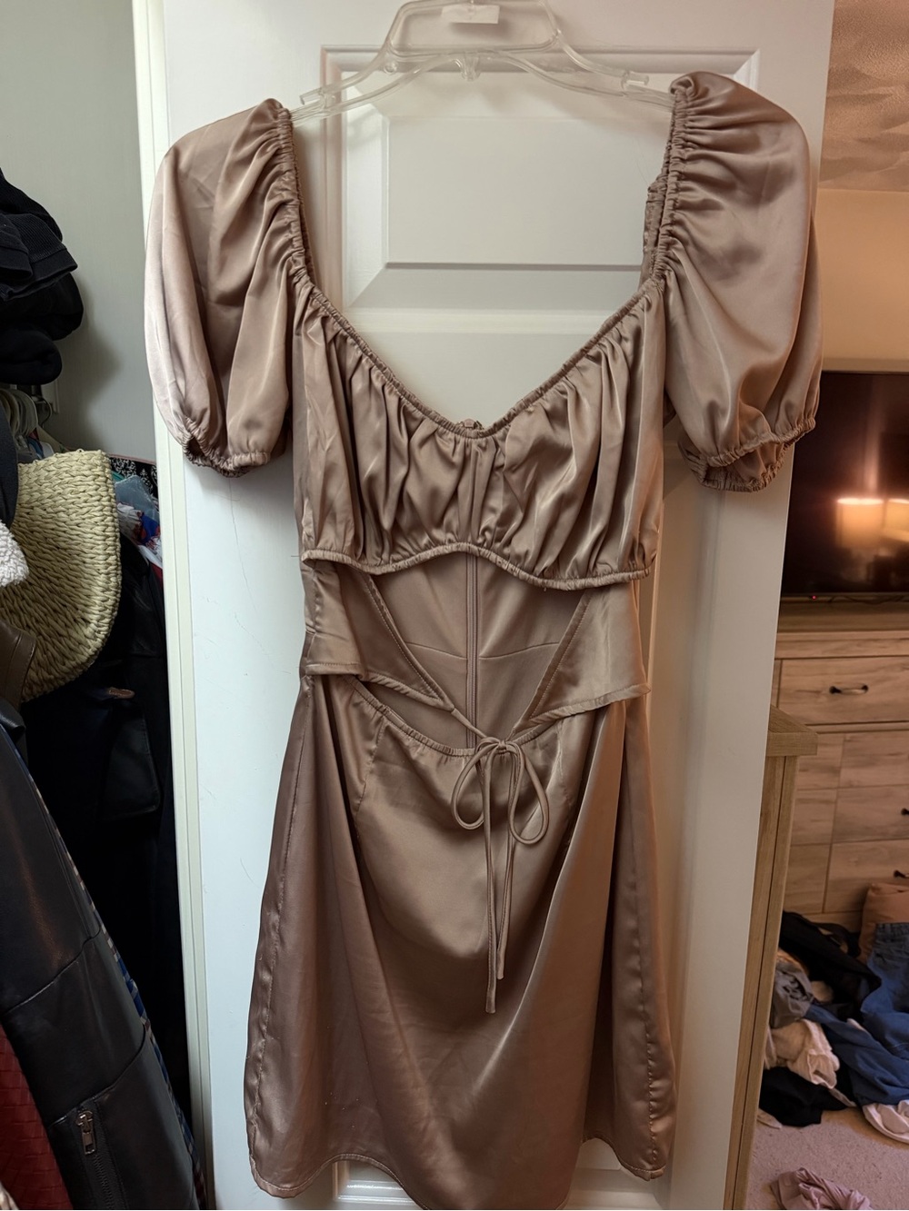 Satin Puff-Sleeve Dress in Taupe/Champagne